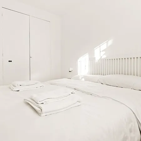 Apartment Con Terraza Frente Al Canal *
